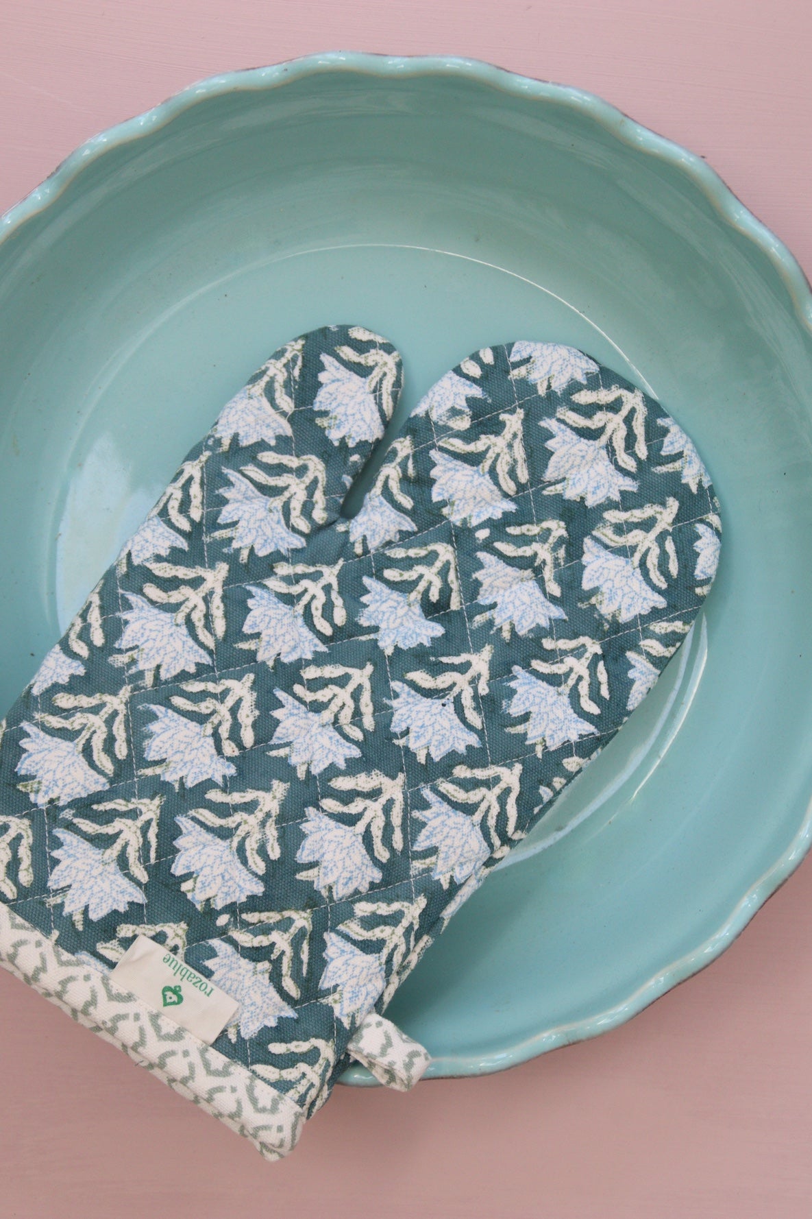 Blauwe handgemaakte blockprint ovenwant - oven glove dusty rose image 1