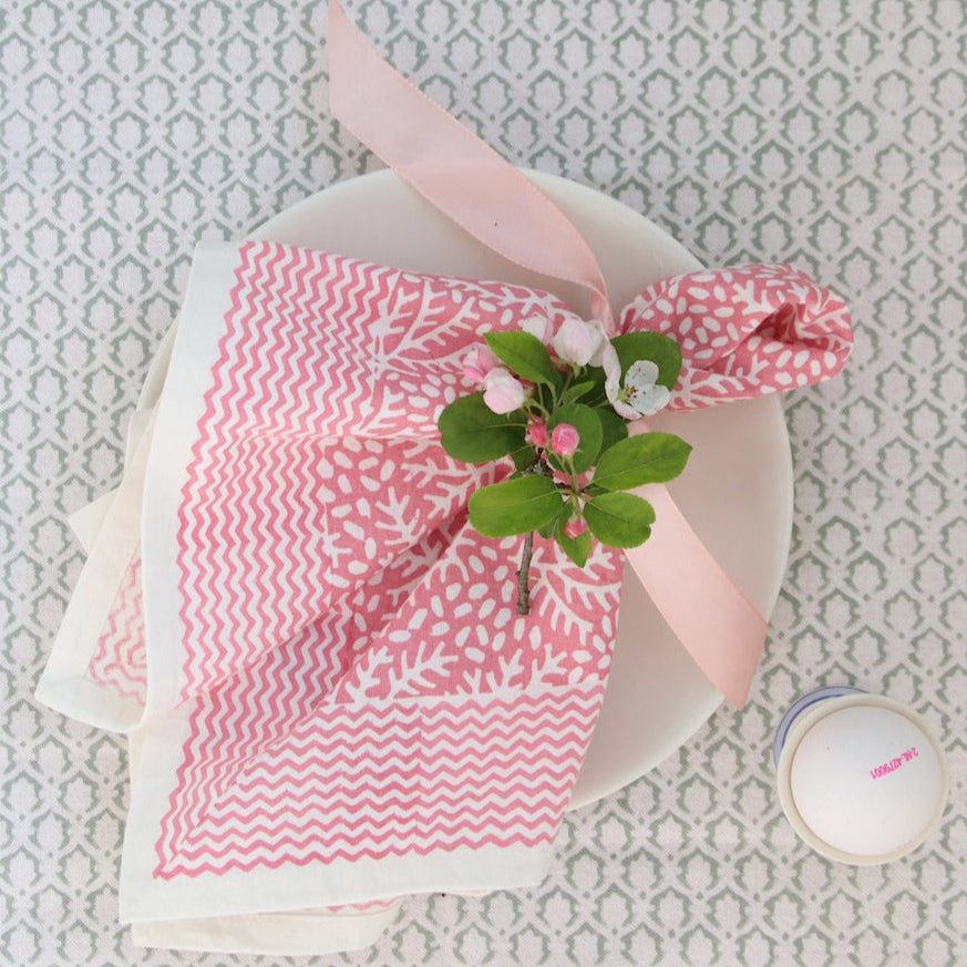 Roze handgemaakte servetten - handblockprinted pink Floral coral napkins - set of 4 image 0