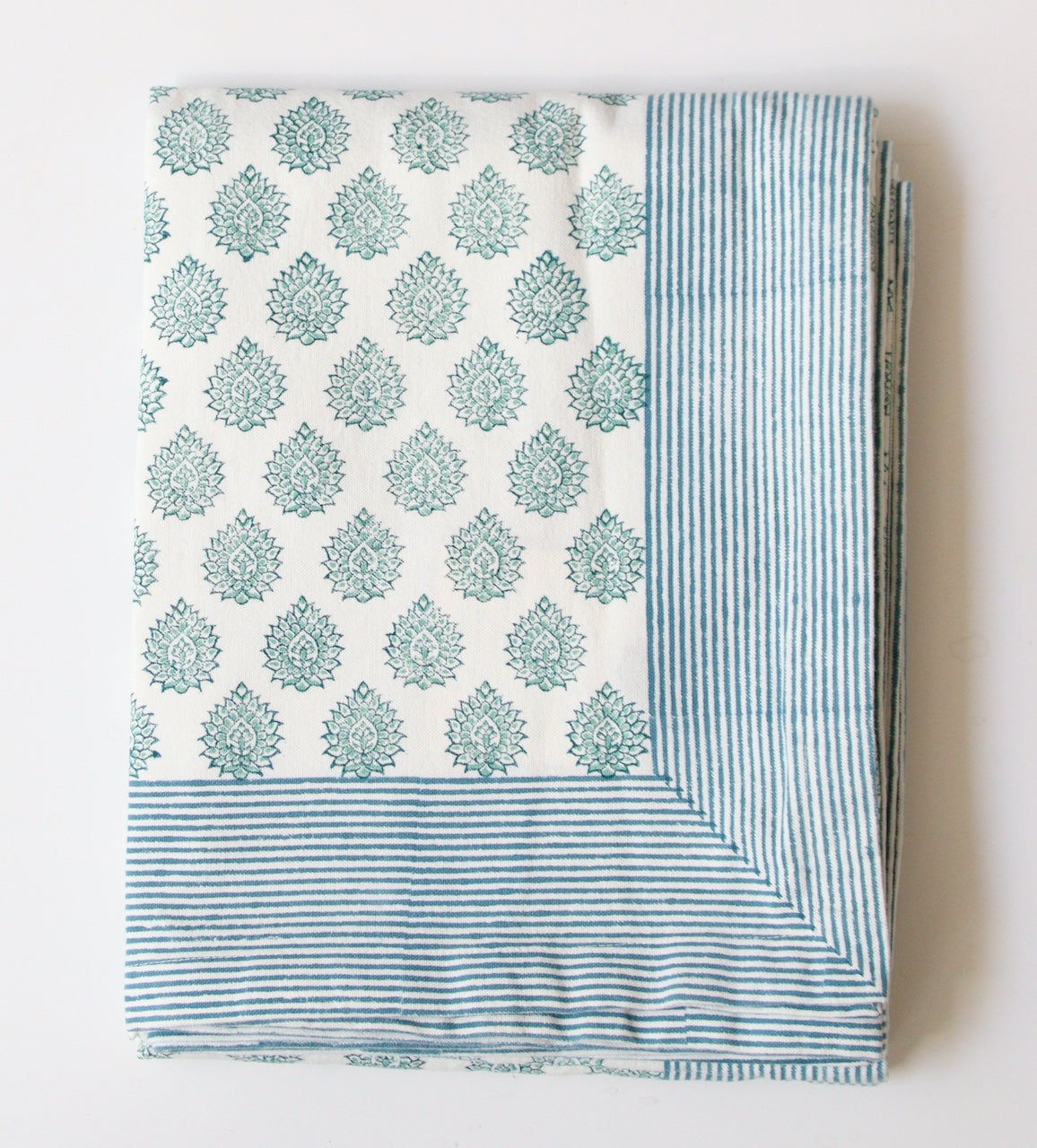 Handgemaakt blockprint tafellaken met kleine print - Little lotus green 150 x 240 cm image 2