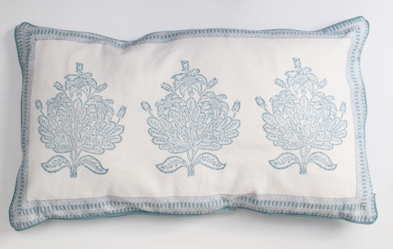 Lichtblauw handgemaakt blockprint kussen met fluweel - Tree of life - 40 x 70 image 0