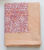 Handgemaakte tafellaken met roze bloemenprint – Handblockprinted tablecloth Birdz roza 160 x 270 image 0