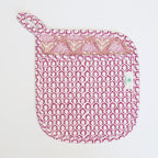 Roze handgemaakte blockprint pannenlap - ovenmitt image 0