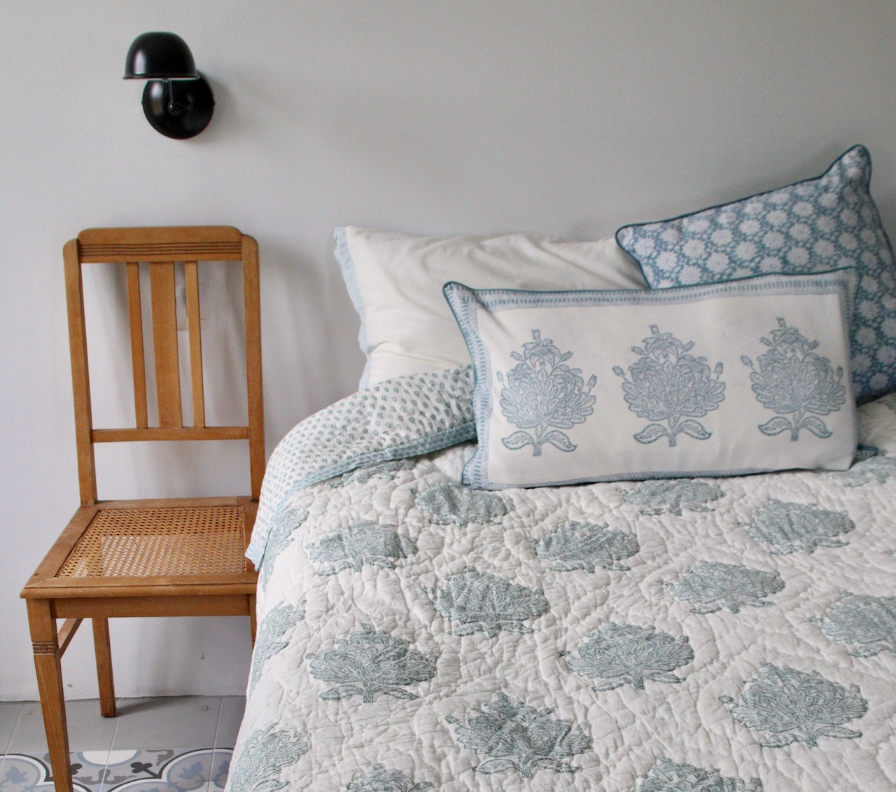 Handgemaakte bedsprei van zacht katoen met Tree of life – Handblockprinted quilt 150 x 240 cm image 6