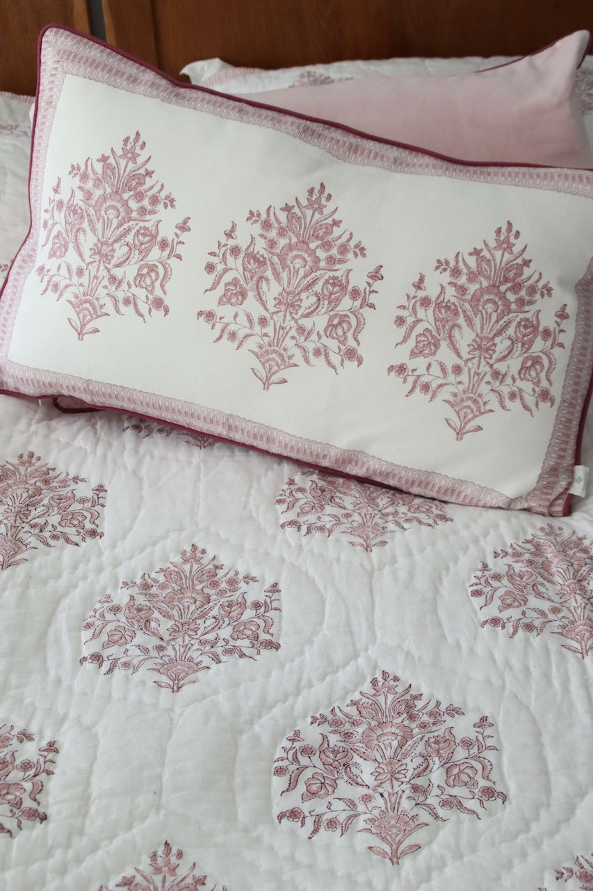 Handgemaakte bedsprei van zacht katoen in roze- Handblockprinted quilt Varmala roza 220 x 240 cm image 4