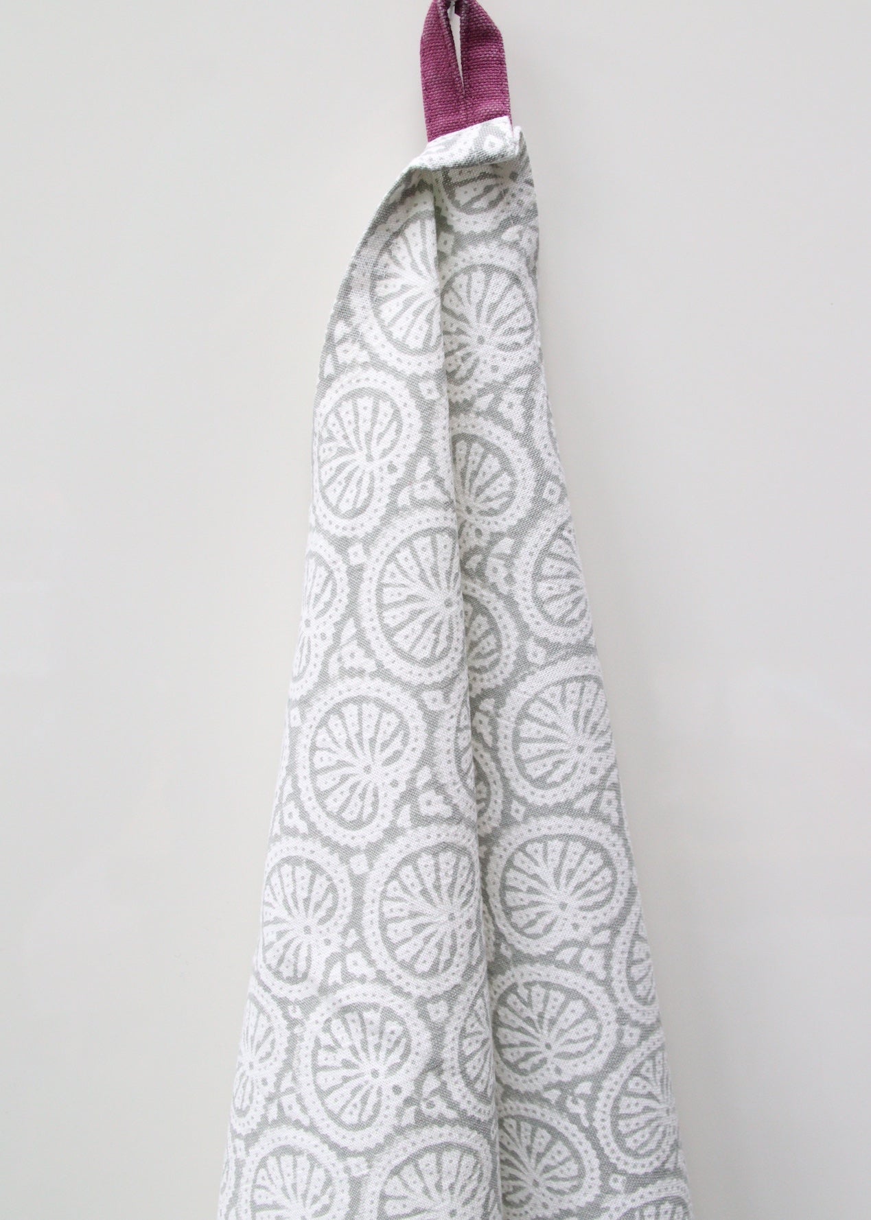 Tea towel | Seashell Grey