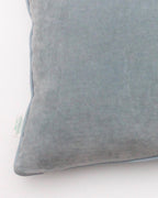 Handgemaakt blauw blockprint kussen met fluweel - Breezy blue - 40 x 60 image 4