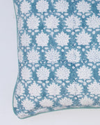 Handgemaakt blauw blockprint kussen met fluweel - Breezy blue - 40 x 60 image 1