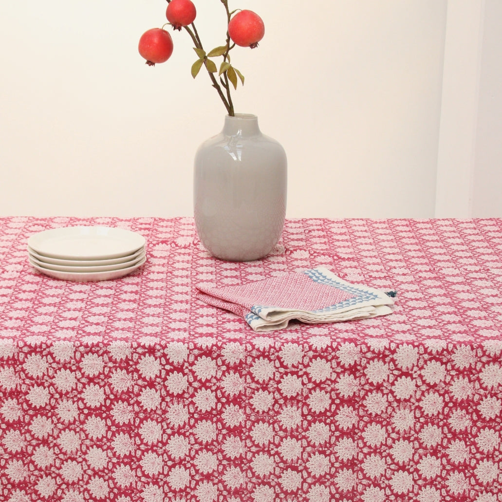 Handgemaakt tafelkleed met kersroze print – Breezy cherry handblockprinted tablecloth image 1