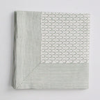Handgemaakt blockprint tafellaken met zacht groene print - Little crown green 150 x 240 cm image 1