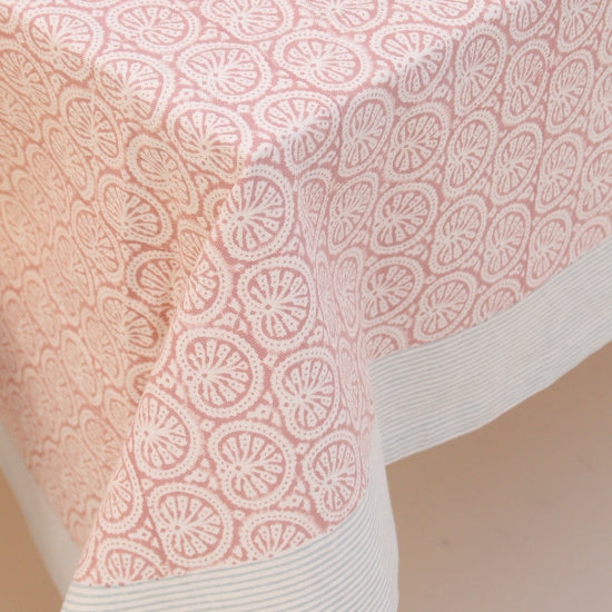 Handgemaakt blockprint tafellaken met zacht roze print - Seashell roza 150 x 240 cm image 2