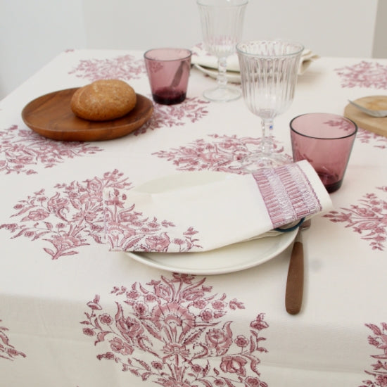 Handgemaakt tafellaken met Indiase roze print -  Handblockprinted tablecloth Varmala roza 150 x 240 cm image 1