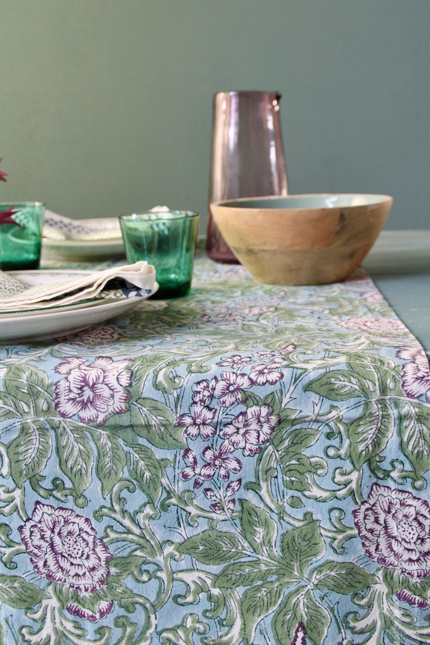 Handgemaakte blockprint tafelloper met bloemenprint -  Chintz aubergine image 5