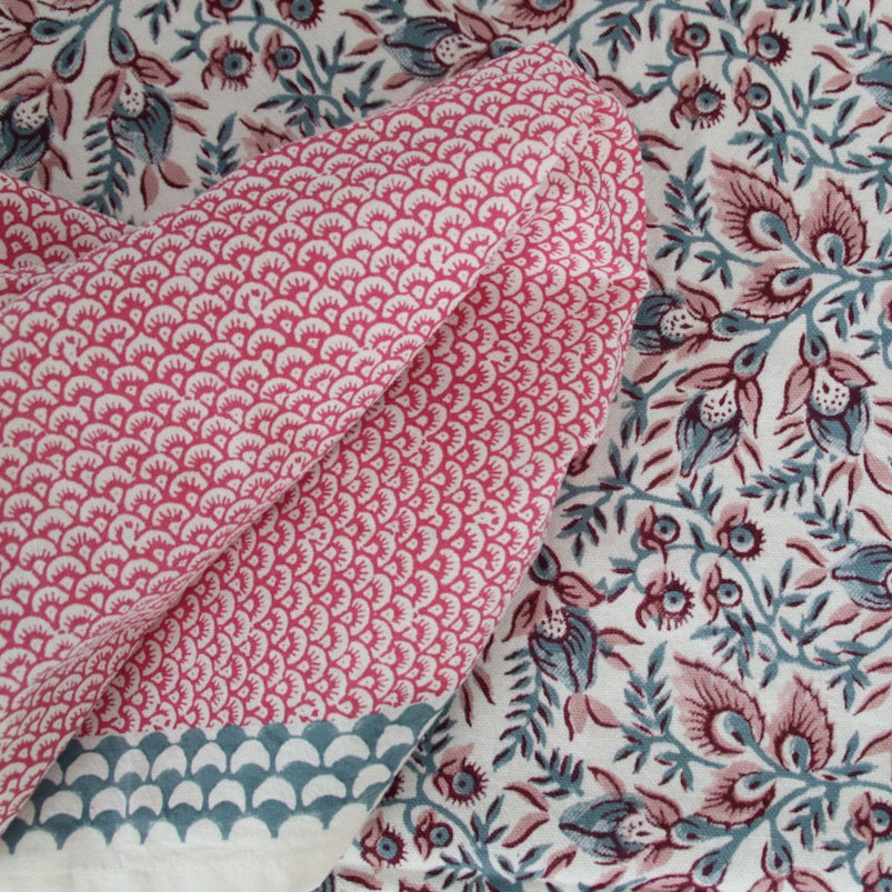 Handgemaakte donkerroze servetten - Handblockprinted Chi-chi roza napkins - 4 per set image 6