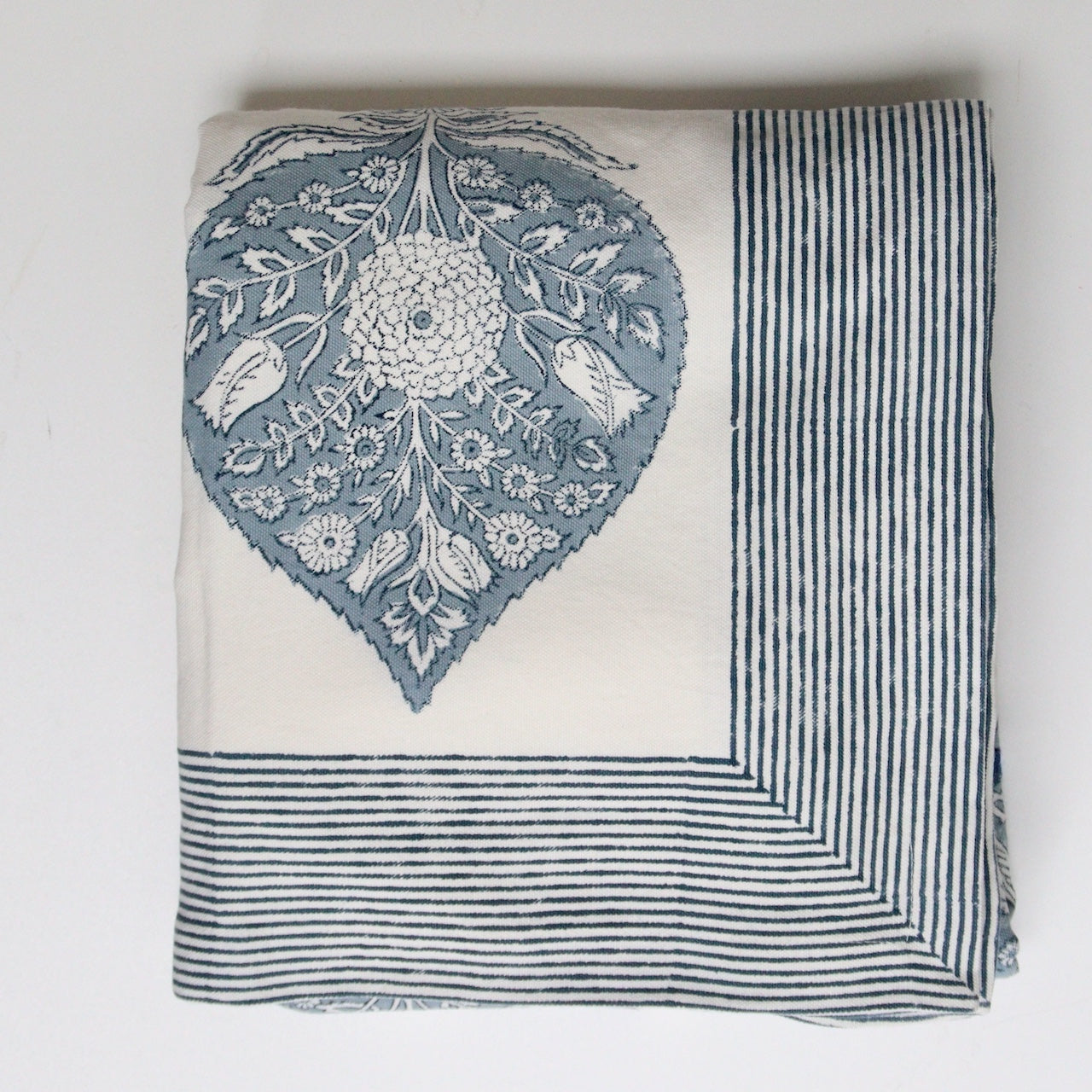 Handgemaakt blockprint tafelkleed grijsblauwe print -  Peony 160 x 270 cm image 4