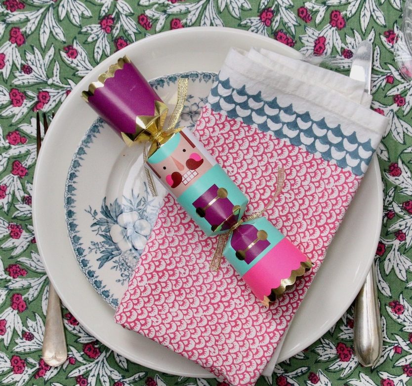Handgemaakte donkerroze servetten - Handblockprinted Chi-chi roza napkins - 4 per set image 4