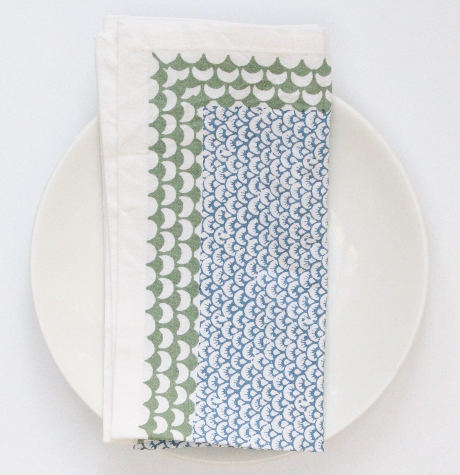 Blauwe handgemaakte servetten - handblockprinted Chi-chi blue napkins - set of 4 image 1