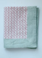 tafelkleed waves roza opgevouwen 
